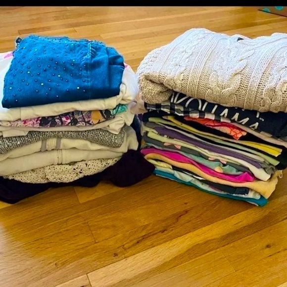 WOMEN’S CLOTHING LOT 20 ITEMS - Picture 1 of 6